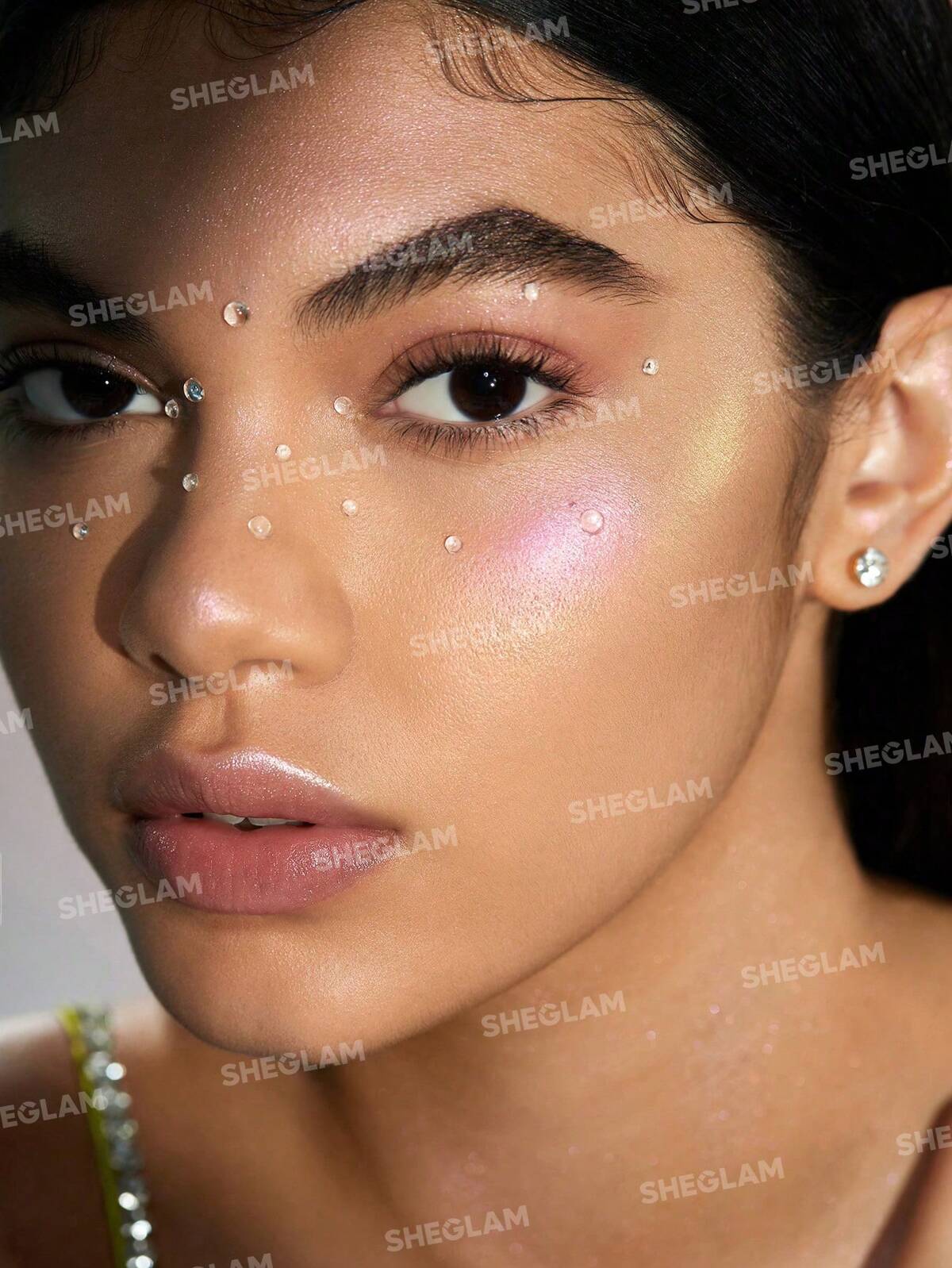 SHEGLAM chroma glow bloom liquid highlighter