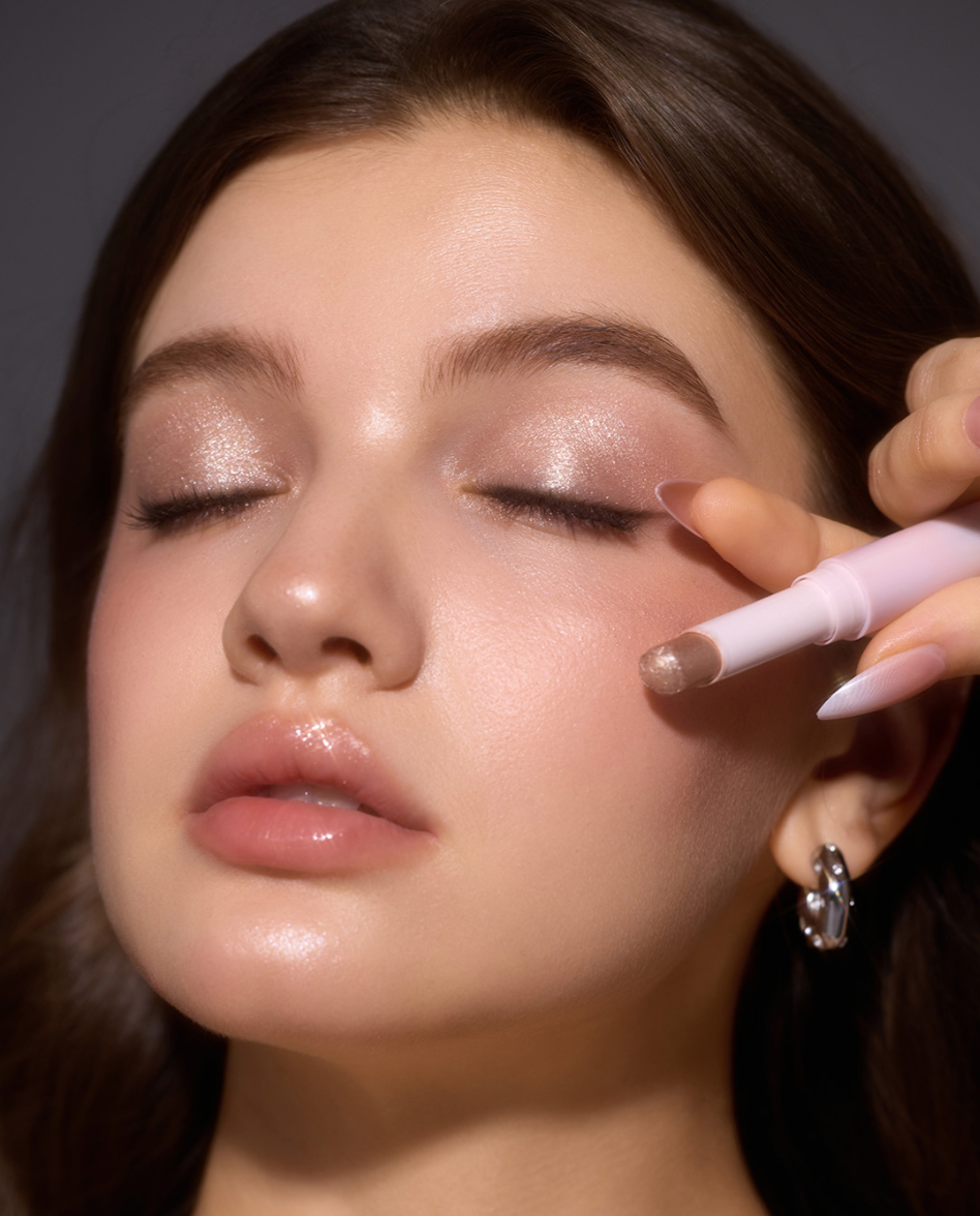 SHEGLAM crystal jelly glaze stick(shimmer stick)